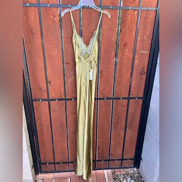 NWT Reformation Maysen Silk Dress - Olive Oil size 6 - Picture 4 of 12